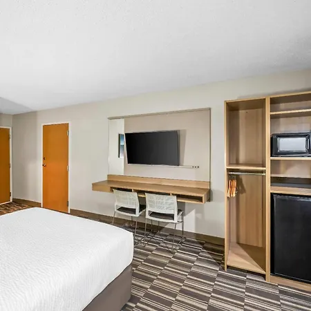 Microtel Inn By Wyndham Greensboro-3