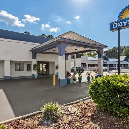 Days Inn By Wyndham Goose Creek-2