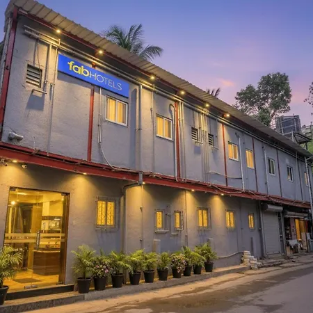 Fabhotel Comfort Stay-3