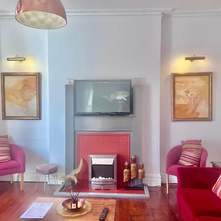 Large House Near The Beach - Lots Of Parking And Wifi-2