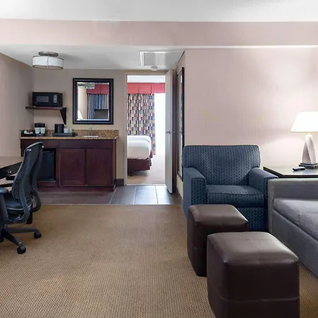 Embassy Suites By Hilton Kansas City Plaza-3