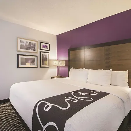 La Quinta By Wyndham Hartford Bradley Airport-2