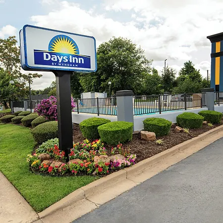 Days Inn By Wyndham Fort Smith-2