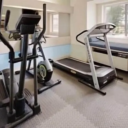 Microtel Inn & Suites By Wyndham Madison East-3