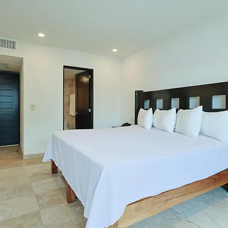 Delfin Beachfront Resort - Downtown Puerto Vallarta Optional All-Inclusive-3