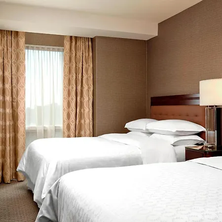 Sheraton Suites Calgary Eau Claire-3
