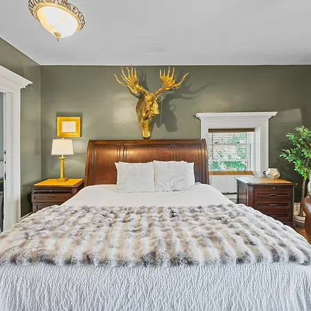 Historic Cotton Mansion By Heirloom Boutique Collection-2