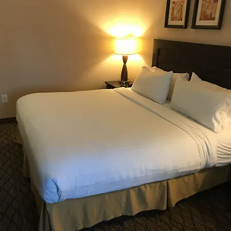 Clarion Pointe Medford-2