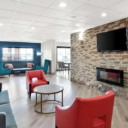 Comfort Suites Columbus-2