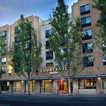 Courtyard Portland Downtown / Convention Center-2