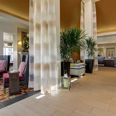 Hilton Garden Inn Calgary Airport-2