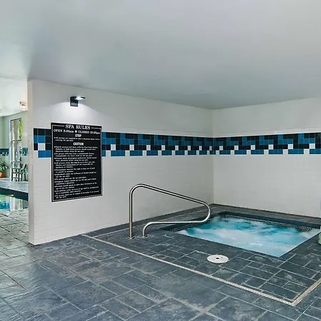 Oxford Suites Yakima-2