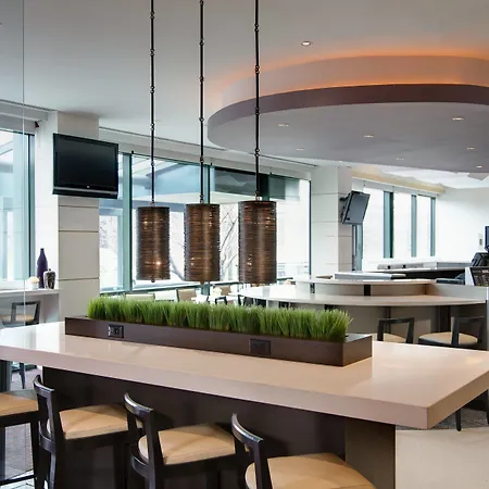 Courtyard By Marriott New York Jfk Airport-3
