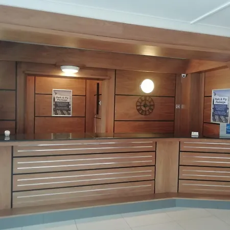 Best Western Gatwick Skylane Hotel-2