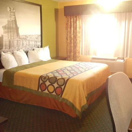 Super 8 By Wyndham Amarillo Central Tx-3