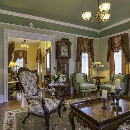 Victorian House Bed And Breakfast-3