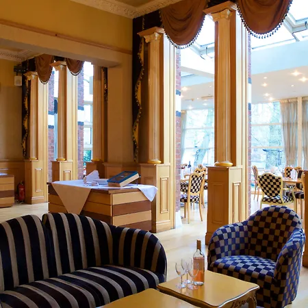 Liverpool Aigburth Hotel By Belvilla-3
