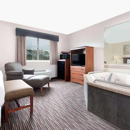 Baymont By Wyndham Columbus/Rickenbacker-2