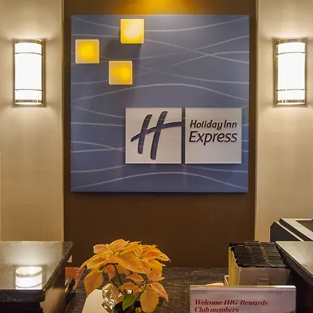 Holiday Inn Express & Suites Buffalo Airport By Ihg-2