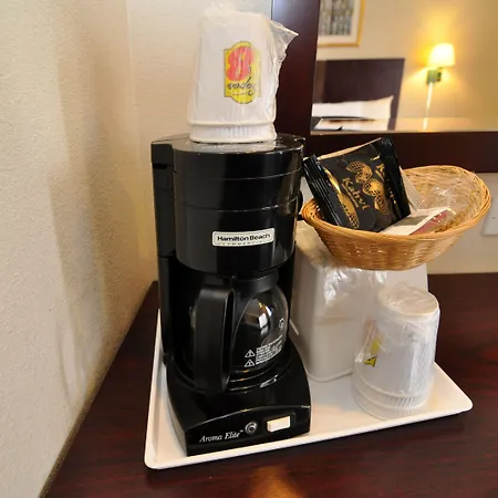 Super 8 By Wyndham Monterey-3