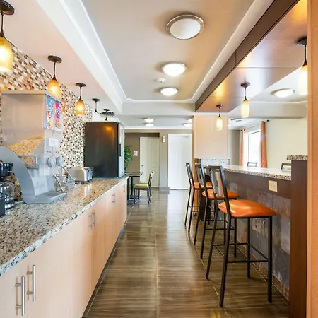 Day'S Inn & Suites By Wyndham Indianapolis Airport East-3