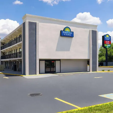 Day'S Inn & Suites By Wyndham Indianapolis Airport East-2
