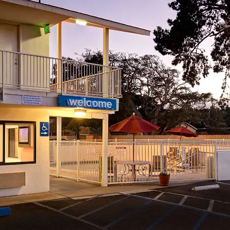 Vagabond Inn Monterey, Ca-2