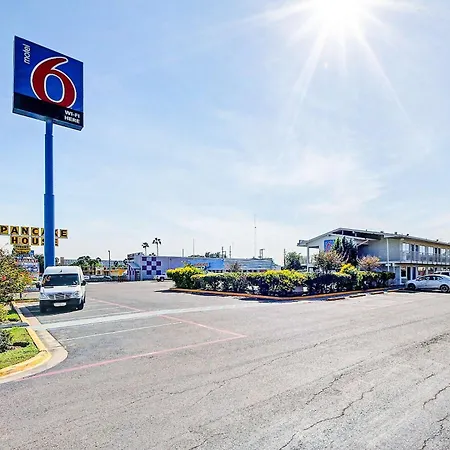 Motel 6-Laredo, Tx - South-2