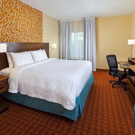 Fairfield Inn & Suites Houston Hobby Airport-2