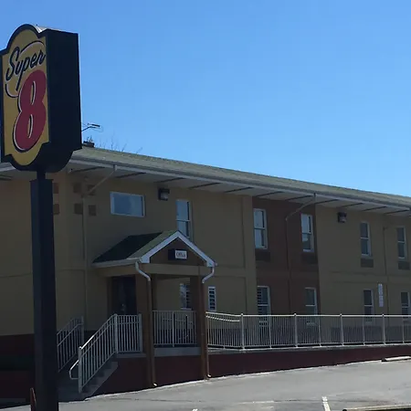 Super 8 By Wyndham Allentown-2