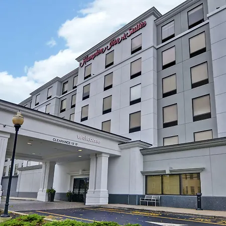 Hampton Inn & Suites Newark-Harrison-Riverwalk-3