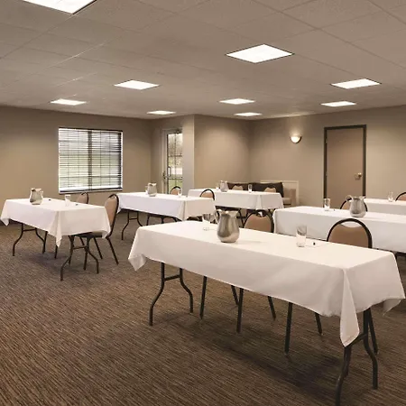 Country Inn & Suites By Radisson, Indianapolis Airport South, In-3
