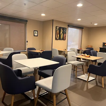 Comfort Suites Louisville Airport-2