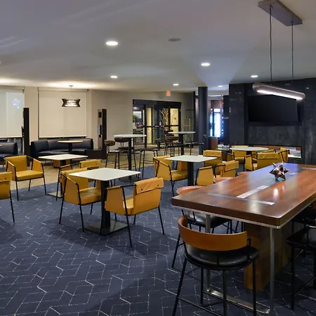 Courtyard By Marriott Harrisburg Hershey-3