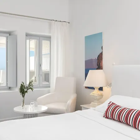 Lilium Hotel Santorini-3