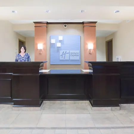 Holiday Inn Express & Suites Minot By Ihg-2