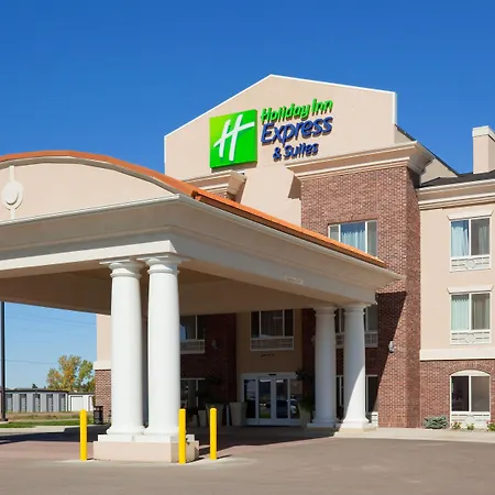Holiday Inn Express & Suites Minot By Ihg-2