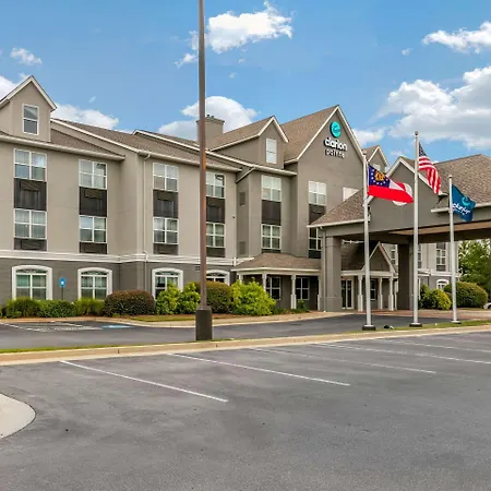 Clarion Pointe Columbus-Bradley Park-3