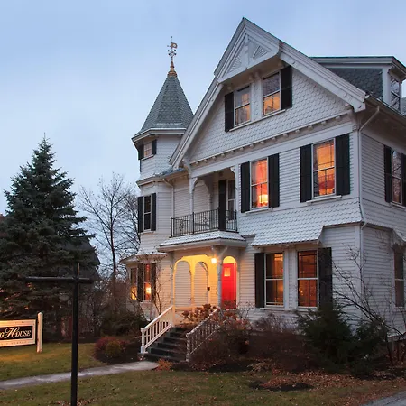 Lang House On Main Street Bed & Breakfast-2