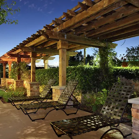 Hilton Garden Inn Sonoma County Airport-3