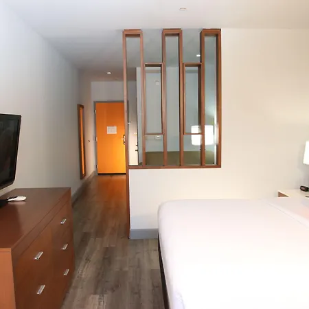 Blvd Hotel And Studios Universal-Hollywood, An Ascend Collection Hotel-3