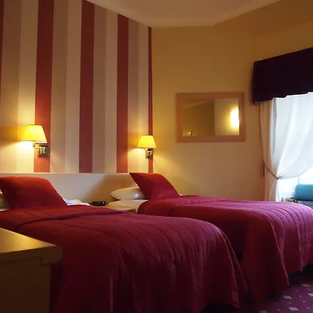 Thistle Hotel-3