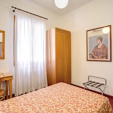 Hotel Nuova Italia-3