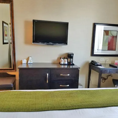 Best Western Plus Plaza Hotel-2