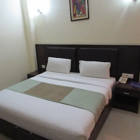Hotel Smart Inn Near Igi Airport & Free Airport Drop-3