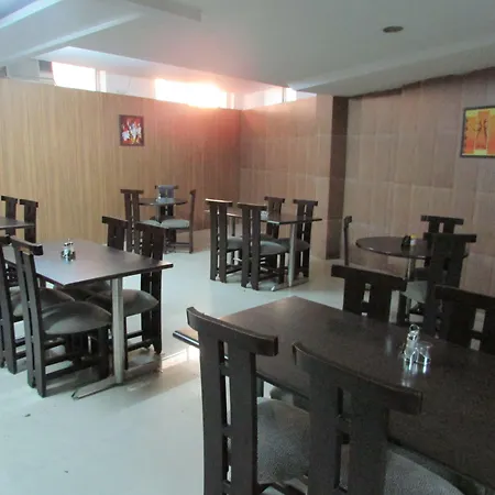 Hotel Smart Inn Near Igi Airport & Free Airport Drop-2