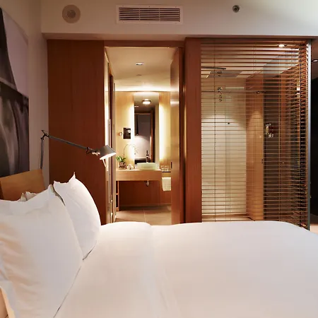 Le Germain Hotel Maple Leaf Square-2