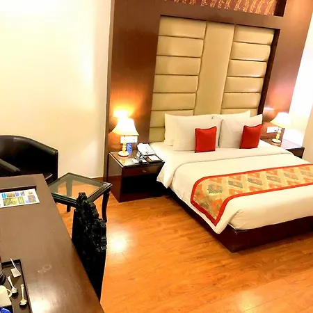 Taurus Sarovar Portico-2