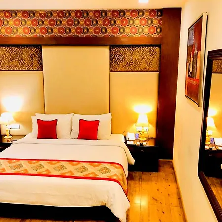 Taurus Sarovar Portico-3