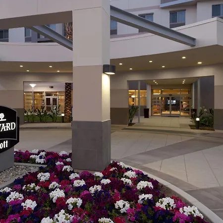 Courtyard By Marriott Santa Ana Orange County-3